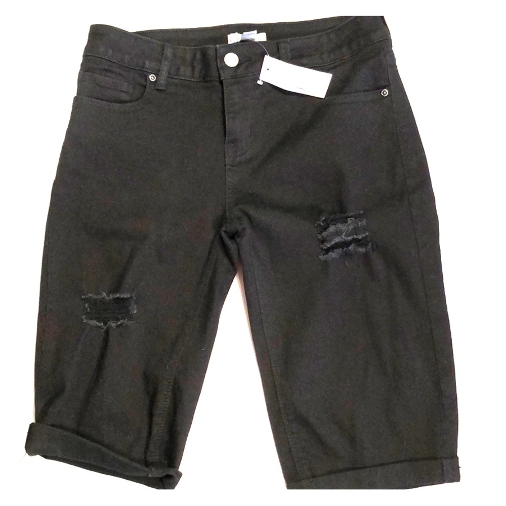 New York & Company Black Knee-High shorts, Size 2